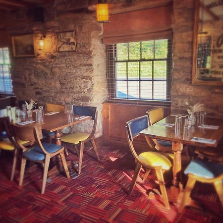 The Britannia Inn & Waves Restaurant St Austell Exteriér fotografie