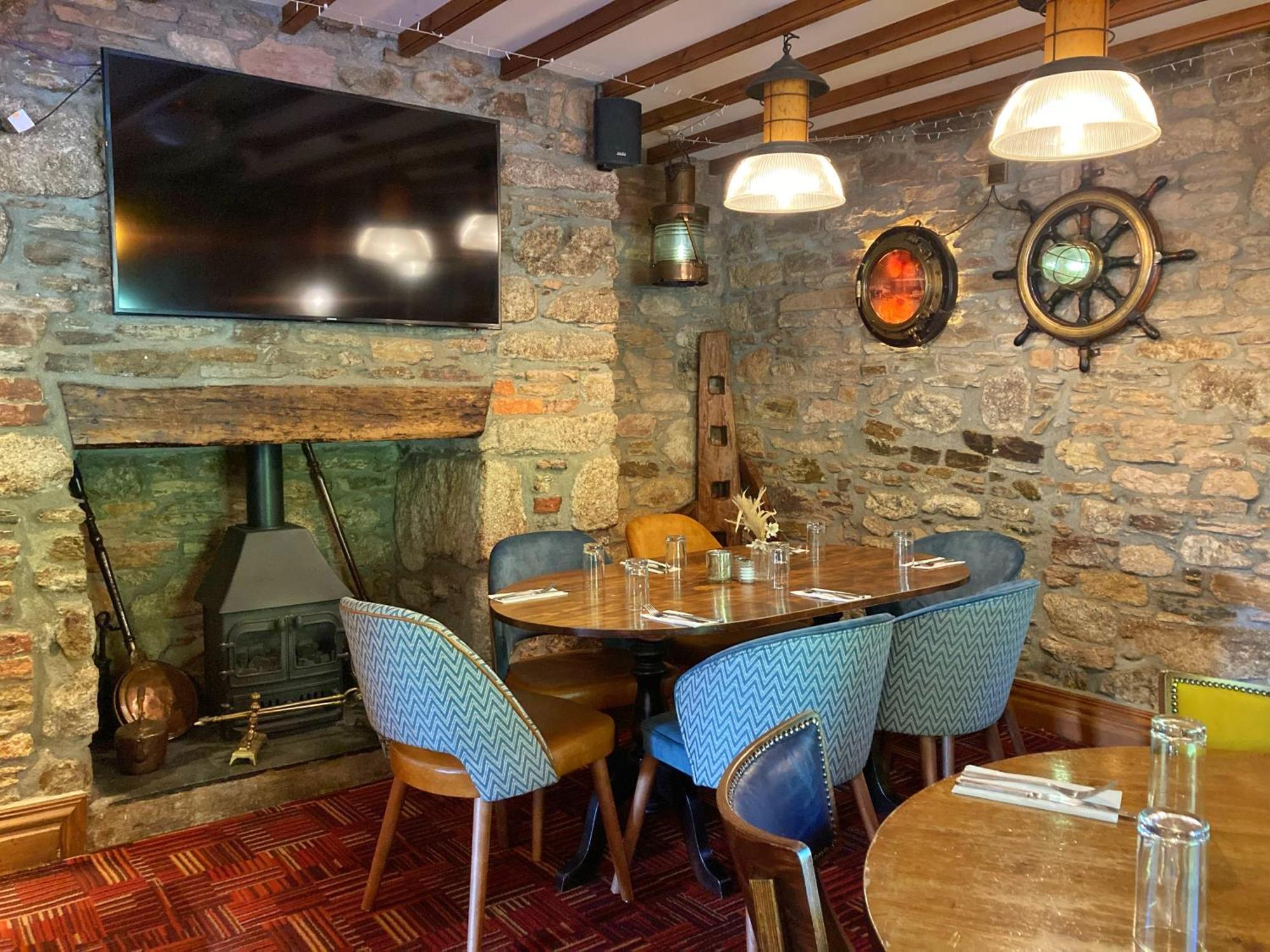 The Britannia Inn & Waves Restaurant St Austell Exteriér fotografie
